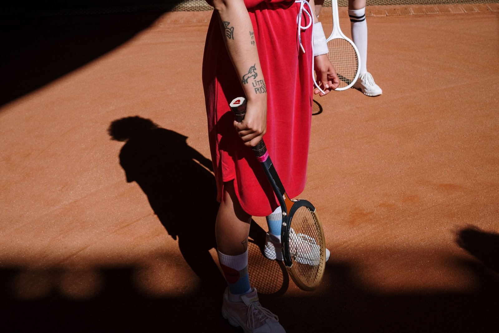 L’influence cruciale du matériel et des innovations technologiques dans le tennis moderne