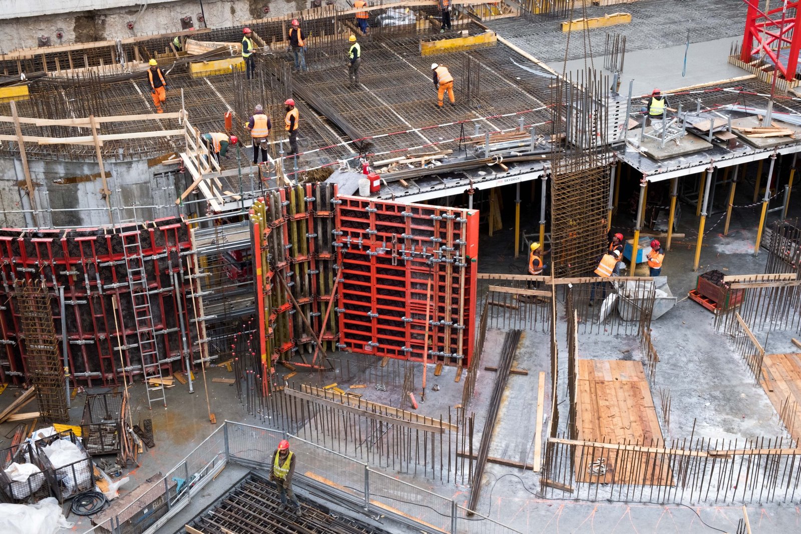 Équipement pour travaux en hauteur : quelles solutions privilégier pour les chantiers professionnels ?